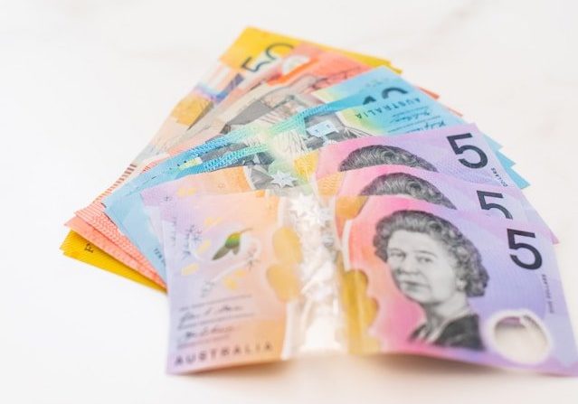 melissa-walker-horn-Pp8bKaL5JFI-unsplash property investment advisor